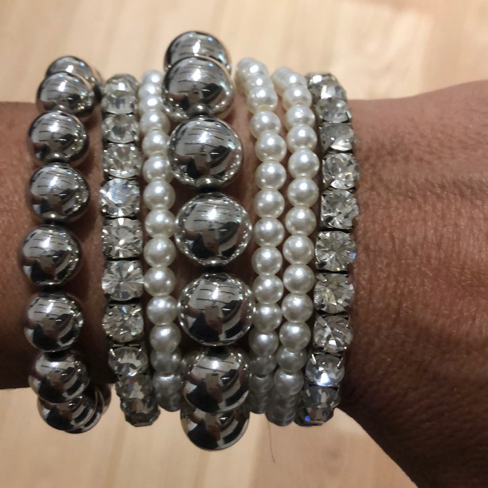 Express bracelets with pearl and rhinestones